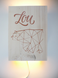 Lamp van het geboortekaartje Lou persoonlijk kraamcadeau