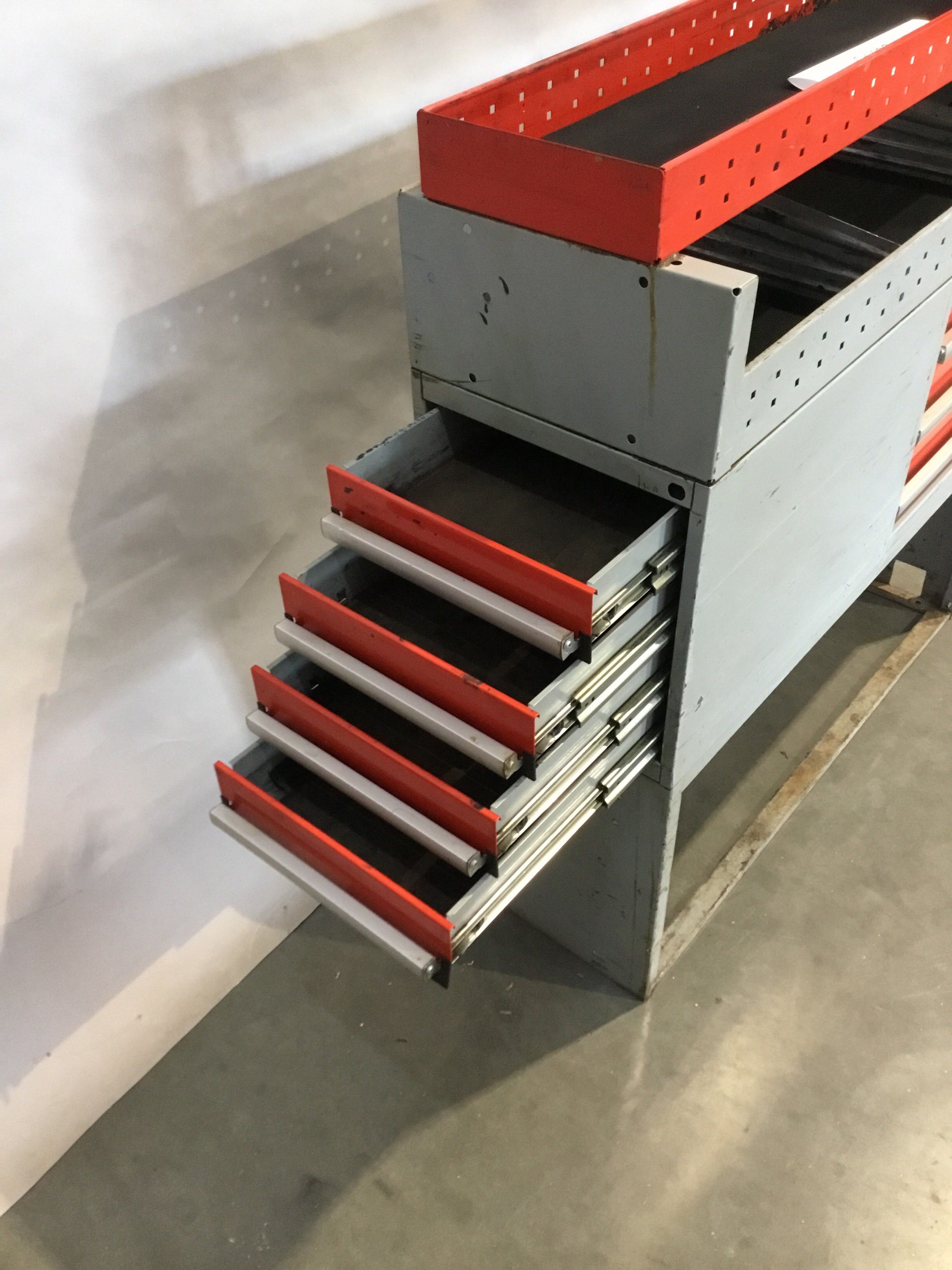 Wurth stalen bedrijfswagen inrichting GK-003