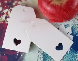 Label wit in de klassieke vorm met hart  (4,0x 7,0 cm/10 stuks)