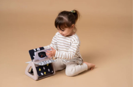 Black - And -  White - Spinning - Book - Contrasterend