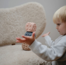 Mushie - Dobbelstenen - Blush - Shifting Sand - 2 stuks