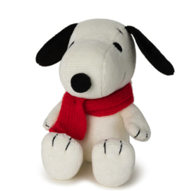 Snoopy - Sitting - With - Scarf - 17 cm