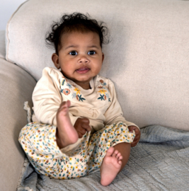 Dirkje - Sweater - Off - White - Geborduurde - Bloemetjes