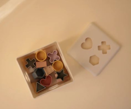 Mushie - Sortingbox - Vormenstoof - Pastel - Sand - 12 vormen