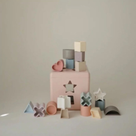 Mushie - Sortingbox - Vormenstoof - Pastel - Roze - 12 vormen