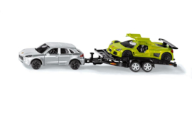 Siku 2544 - Porsche Cayenne met Porsche GT op aanghanger (1:55)