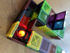 Magnetische bouwblokken en knikkerbaan 254 stuks met verschillende kleuren