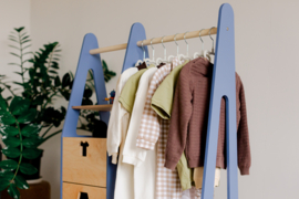 Montessori kledingkast met lades en kledijvormige grepen -  Blauw