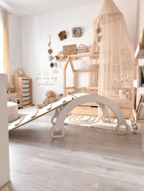 3-in-1 Montessori klimboog met Tafel en Glijbaan - ladder
