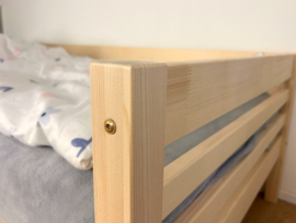 TULY Kinderbed met hekje 80 cm x 160 cm - 200 cm