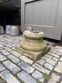 Zware betonnen poer