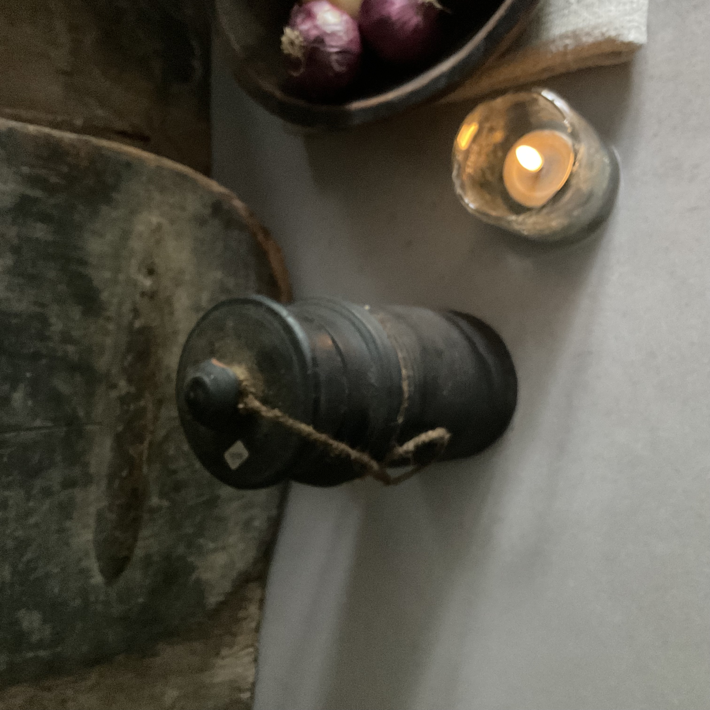 Houten kruikje met deksel, r89