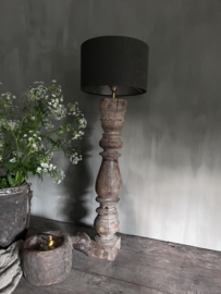 Balusterlamp van Aura Peeperkorn, nr 7 .