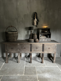 Sidetable / dressoir met 4 grote lades .