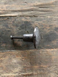 Knop 1 •