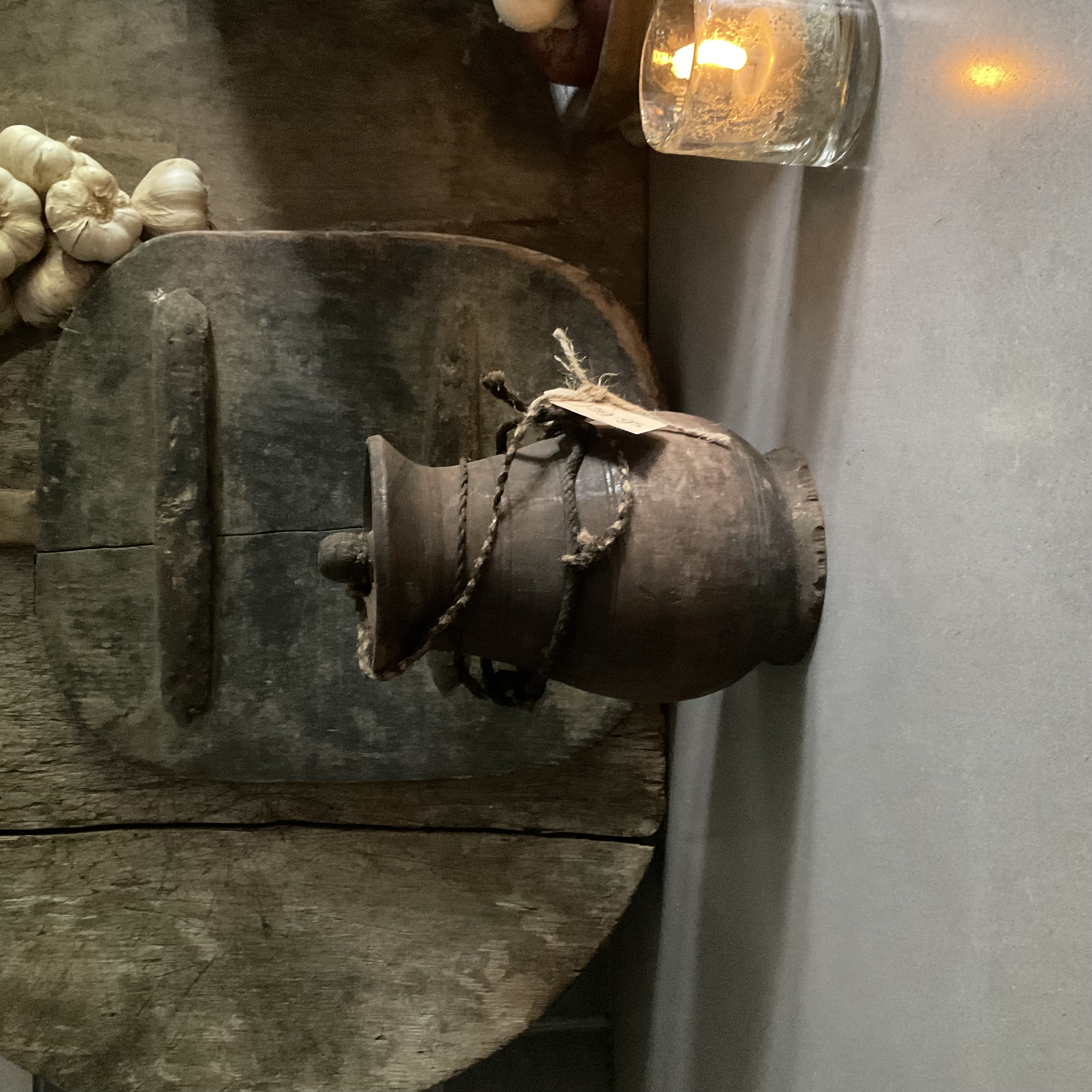 Houten kruikje met deksel, nr 26