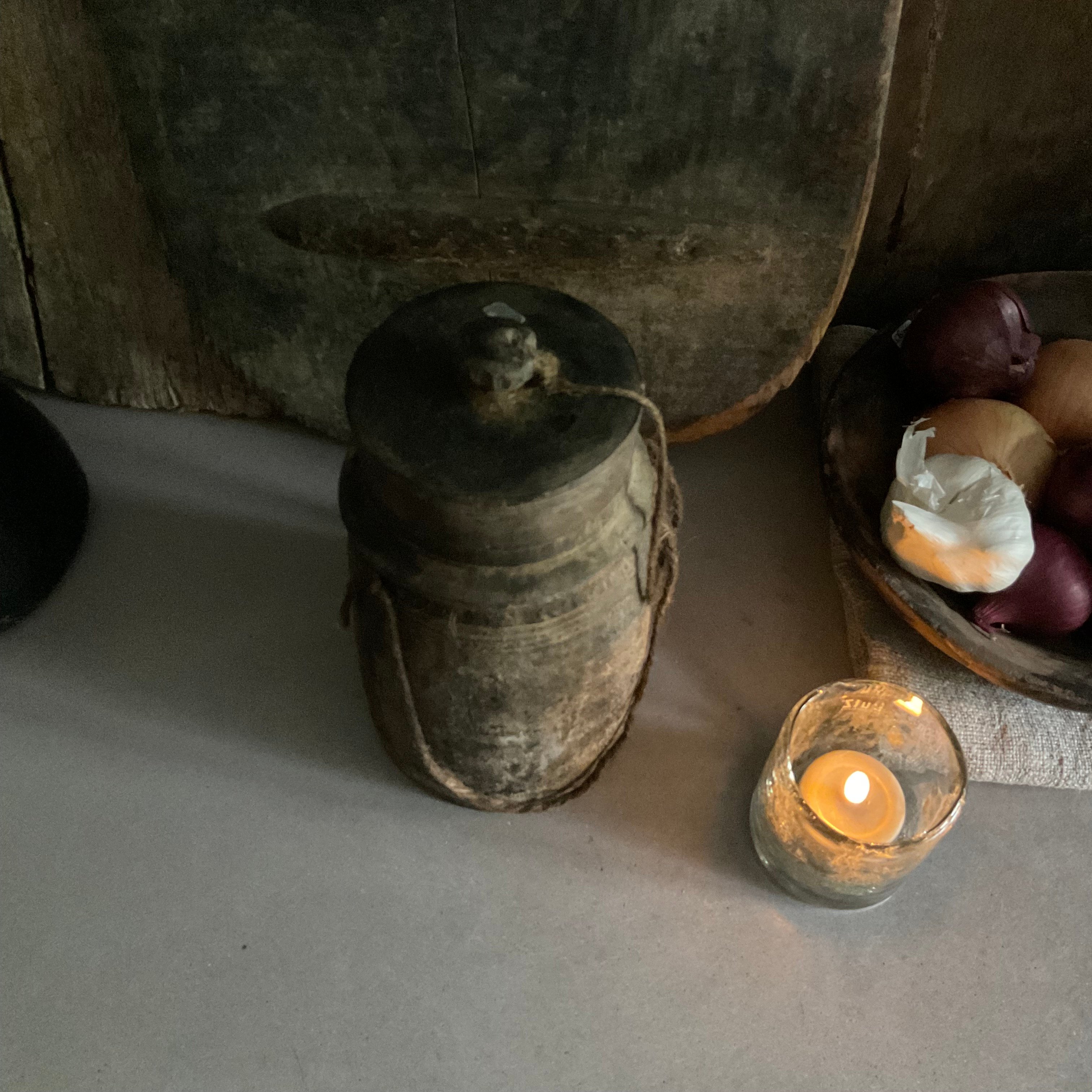 Houten kruik met deksel, r 85
