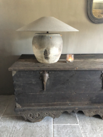 Geweldige oude kist op wielen •
