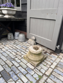 Zware betonnen poer