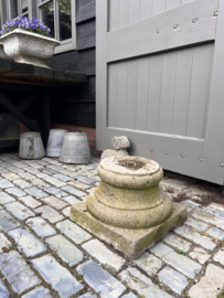 Zware betonnen poer