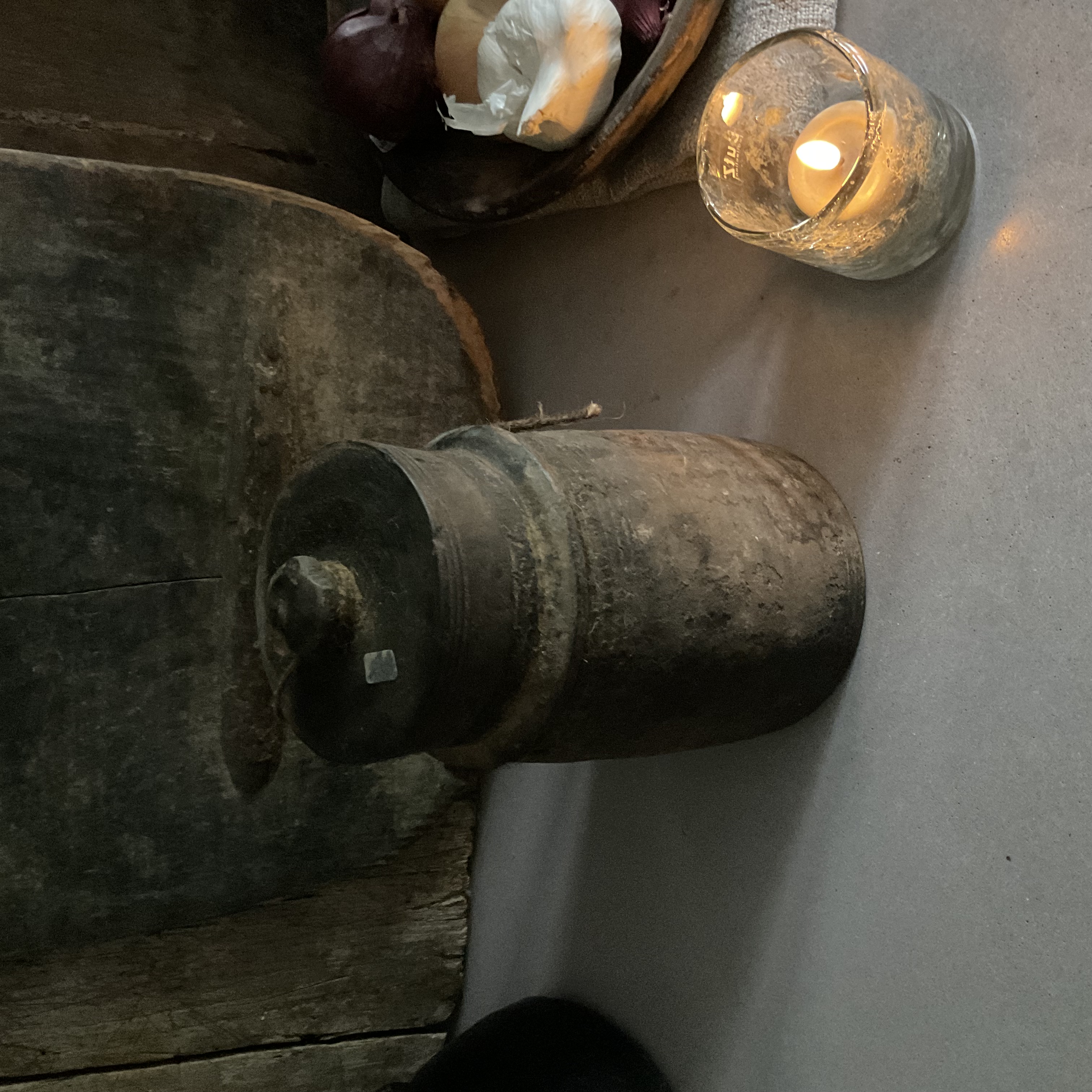 Houten kruik met deksel, r 85