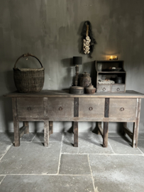 Sidetable / dressoir met 4 grote lades .