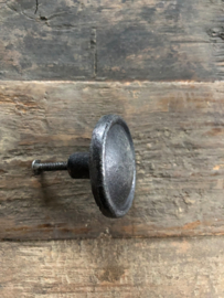 Knop 2 •