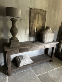 Sidetable van oud hout met onderblad en 2 lades