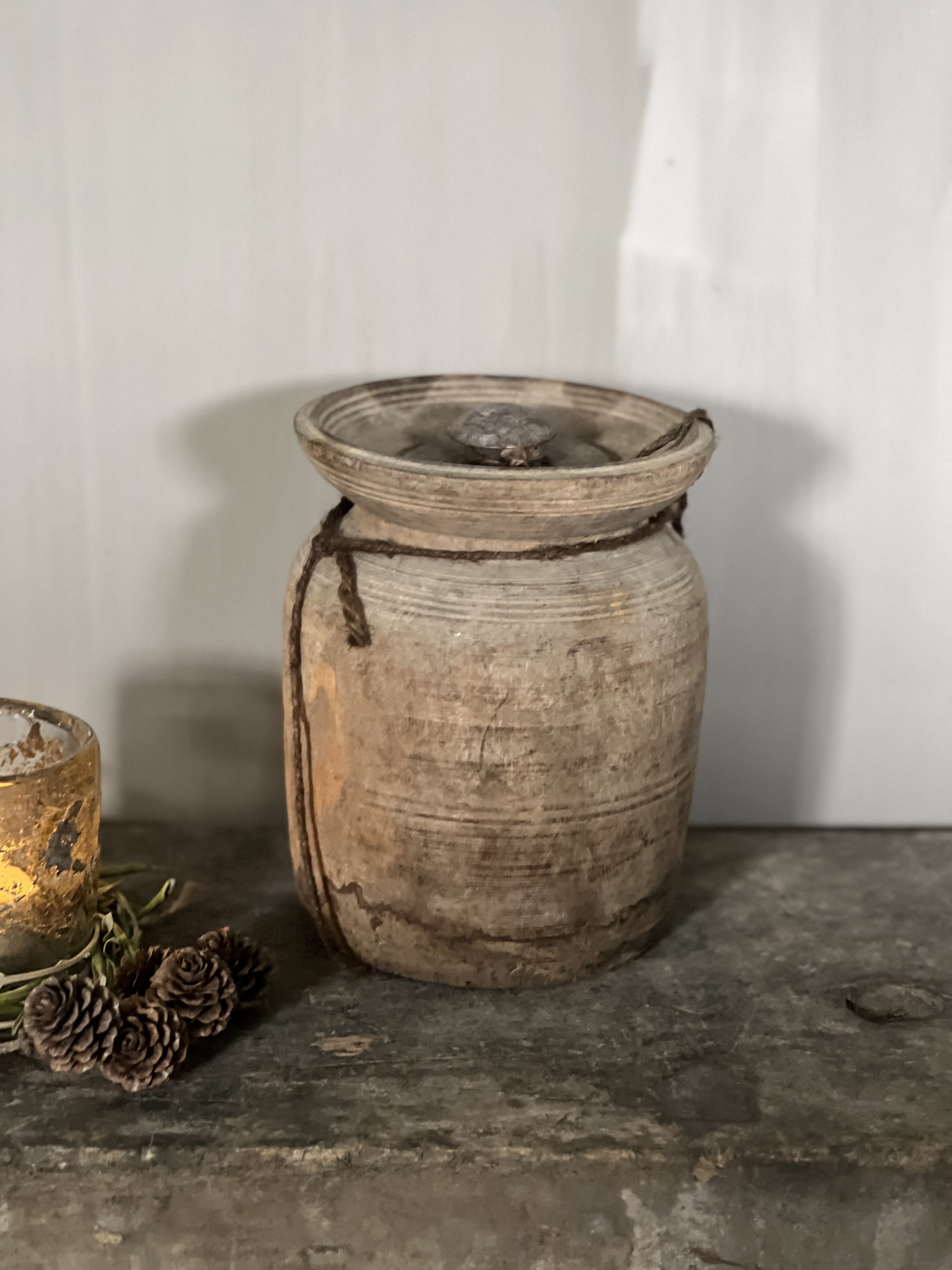 Houten kruikje met deksel, nr 25