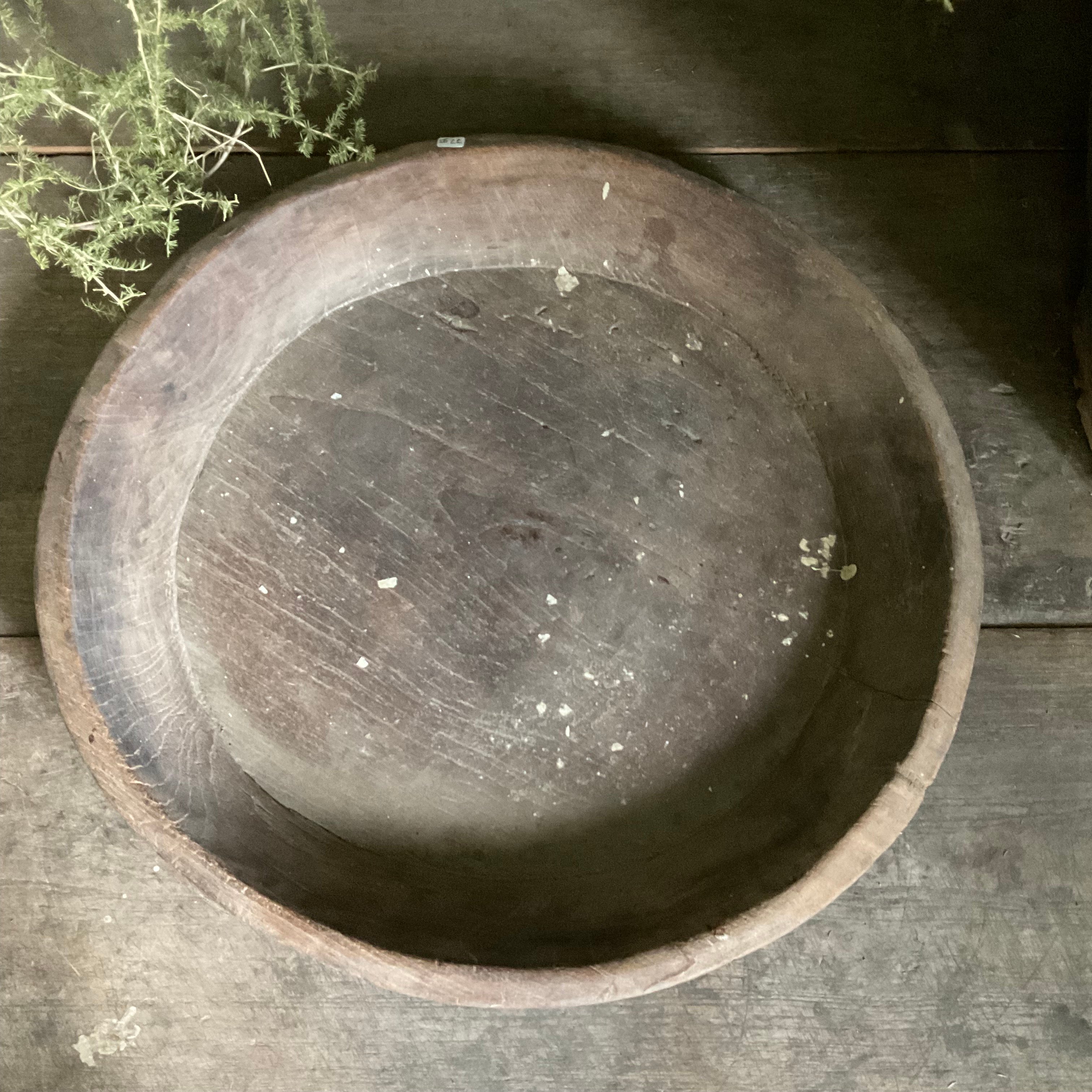 Laag houten schaal, nr 2