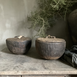 Houten schaal met deksel, nr 3 (linker)