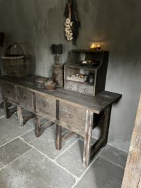 Sidetable / dressoir met 4 grote lades .