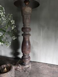 Balusterlamp van Aura Peeperkorn, nr 17 .