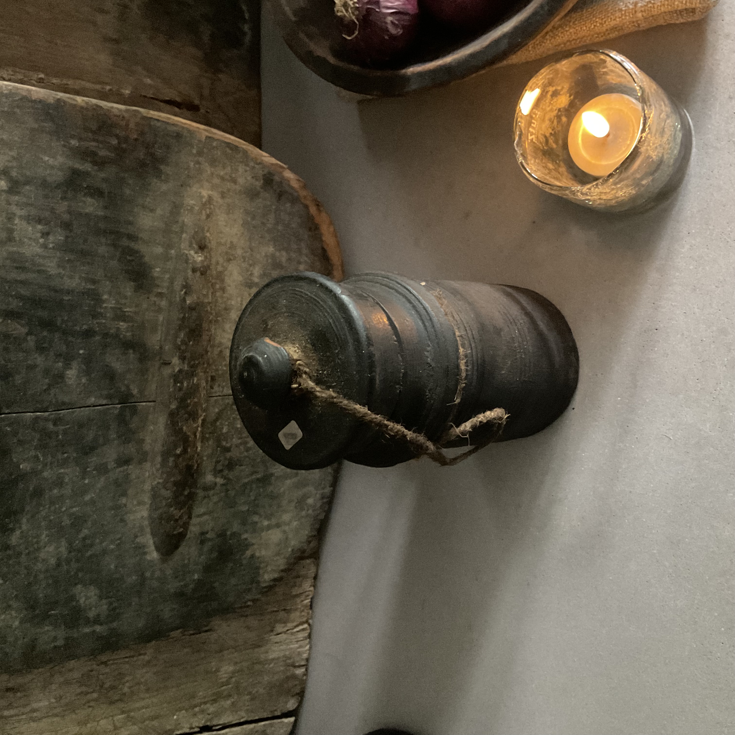 Houten kruikje met deksel, r89