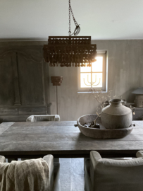 Rechteckige Lampe mit kleinen Rostscheiben