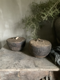 Houten schaal met deksel, nr 3 (linker)