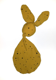 Babyknuffel (met naam) oker stipjes