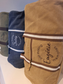 Grote weekendtas met geborduurde naam (verschillende kleuren)