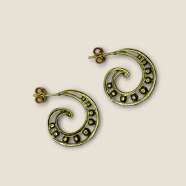 Dotted Wave Half-Hoop Studs Brass
