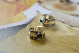 Bali Toe Ring Sterling Silver/ Green Onyx