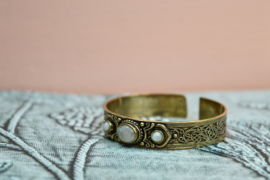 Maansteen Boho 3-Stone Bangle - Brass