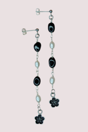 Blossom Onyx en Parel Oorstekers - Silver Plated