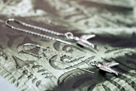 Zwaluw Earchains - Brass Zilver