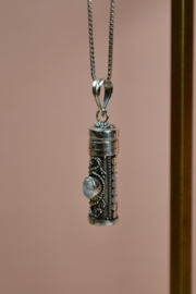 Maansteen Sukma Prayer Box Hanger - Sterling Zilver