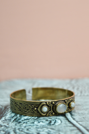Maansteen Boho 3-Stone Bangle - Brass