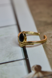 Zwarte Onyx Naga Ring - Stainless Steel Goud