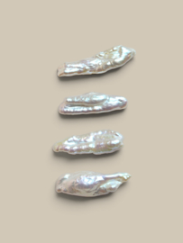 Zoetwater Biwa Parel Kralen 8 x 22 mm (per 4 stuks)