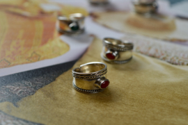 Bali Toe Ring Sterling Silver/ Red Onyx