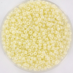 Miyuki rocailles 2 mm Ceylon Yellow Cream 513
