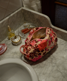 Molly Make-up Bag Medium / Doing Goods